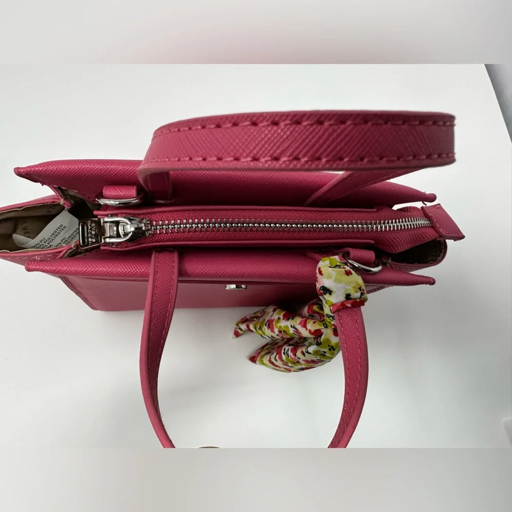 Steve Madden small Breese crossbody purse.